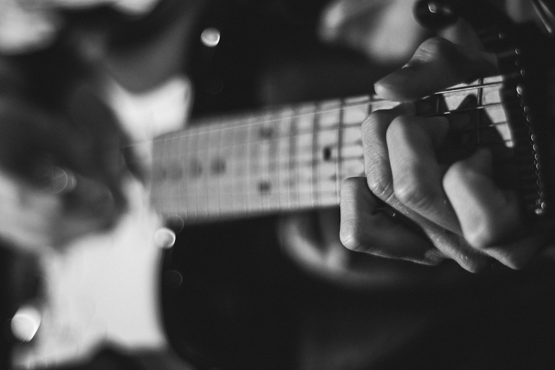 Photo guitar, marijuana